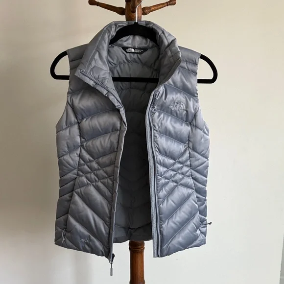 The North Face Women's Gray Vest 550 - Picture 7 of 7